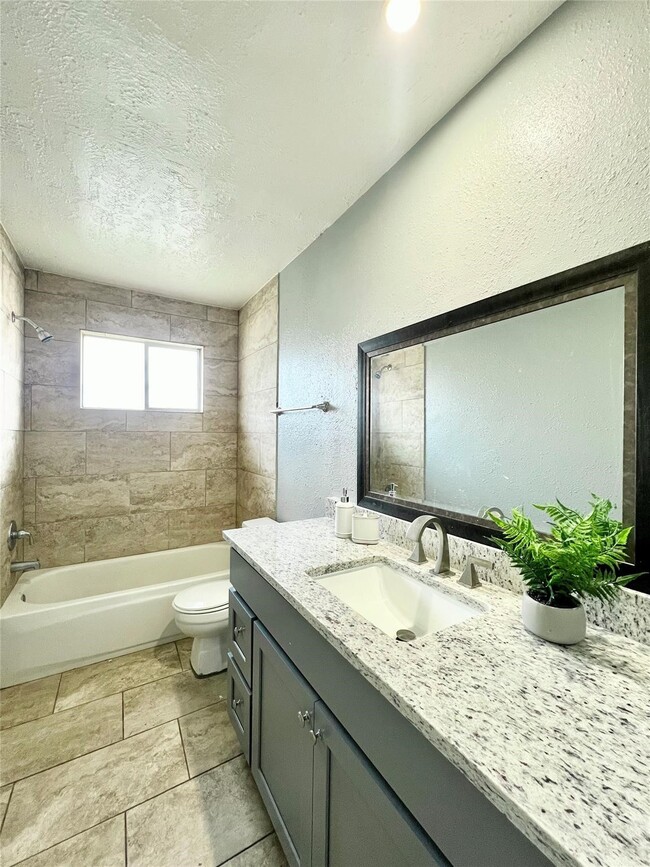 Building Photo - 1338 Holbech Ln