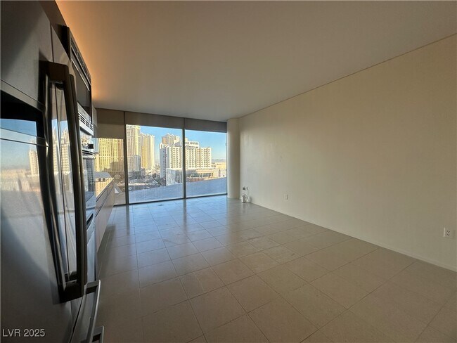 Building Photo - 3722 S Las Vegas Blvd