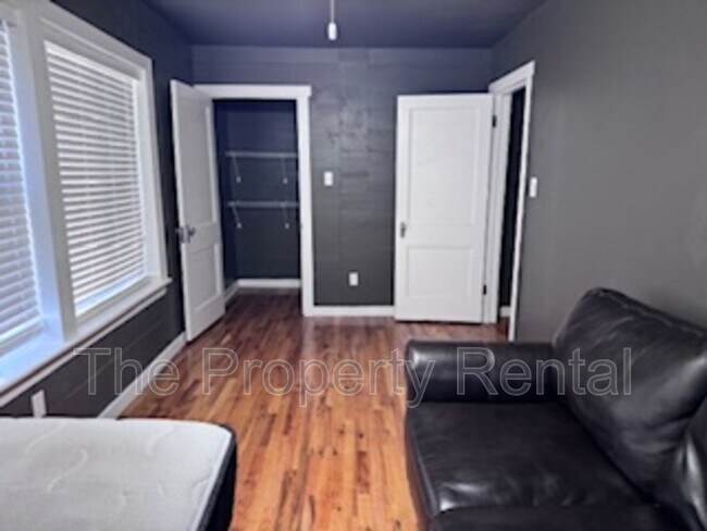 Building Photo - 1506 N Alleghaney Ave