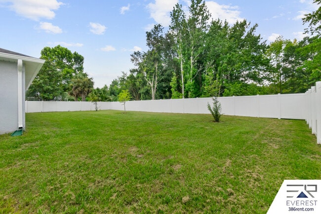 Building Photo - 8 Longview Ln