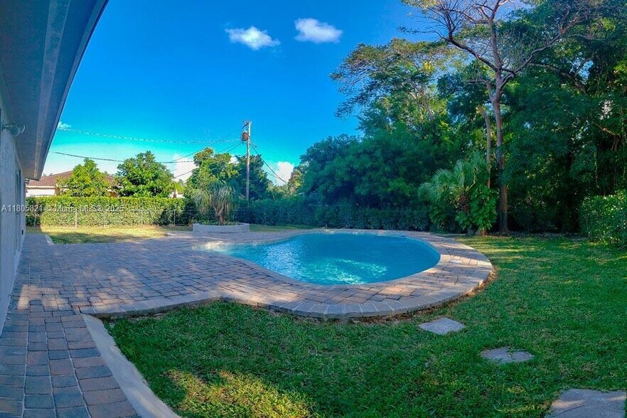 Building Photo - 6634 SW 76th Ter