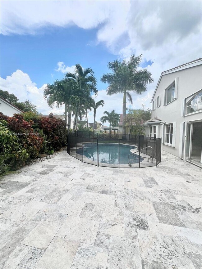 Building Photo - 3381 SW 51st St