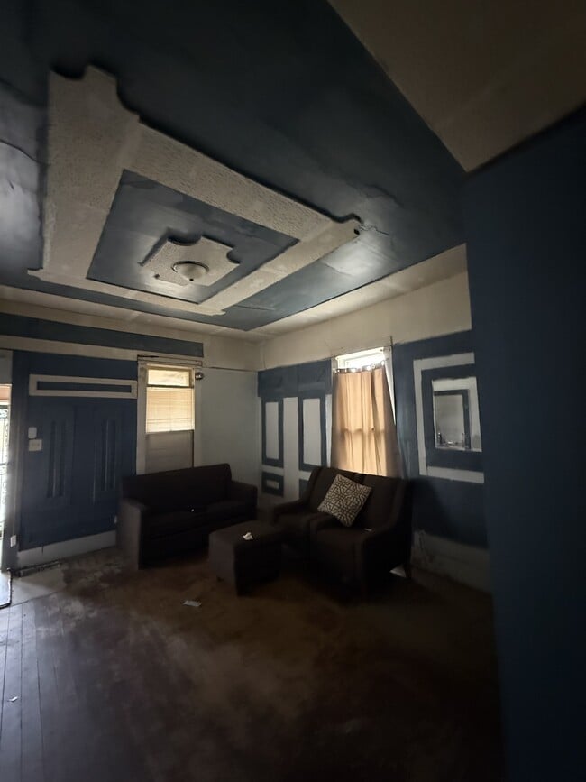 Building Photo - 1261 E Grand Ave