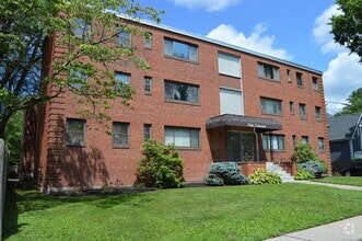 Building Photo - 9 Concord St