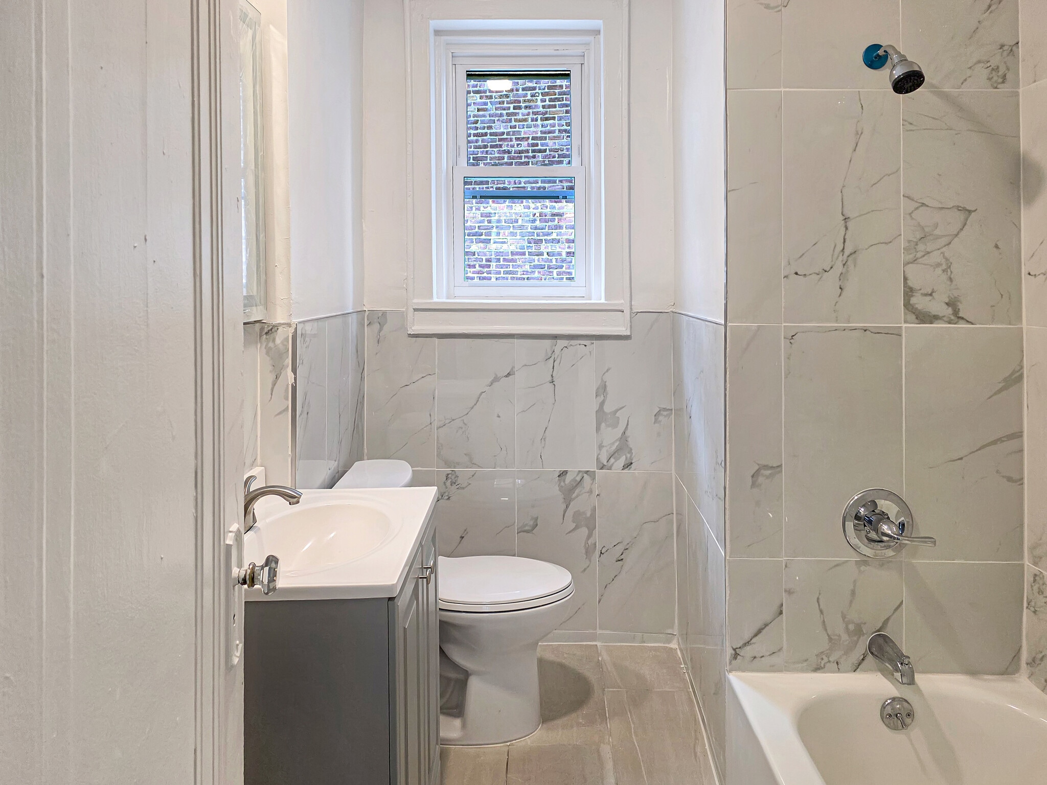 Building Photo - 5 Kenmore Ave