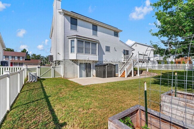 Building Photo - 6910 Emmons Dr