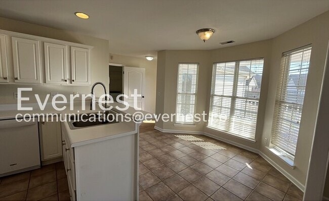 Building Photo - 14 Fawn Ln