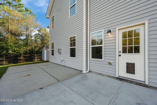Building Photo - 711 Tuscarora Dr