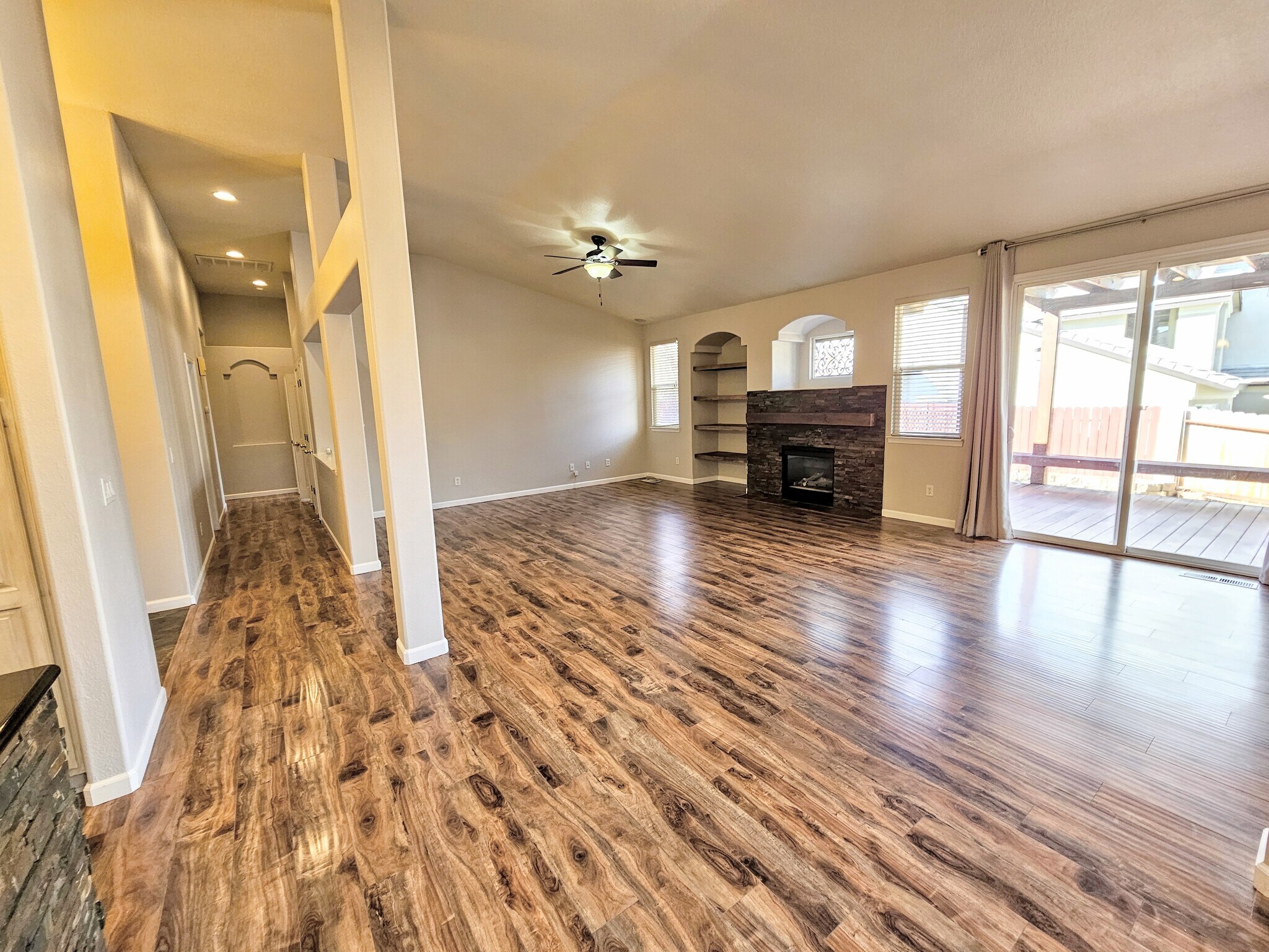 Building Photo - 8713 Spinner Ct