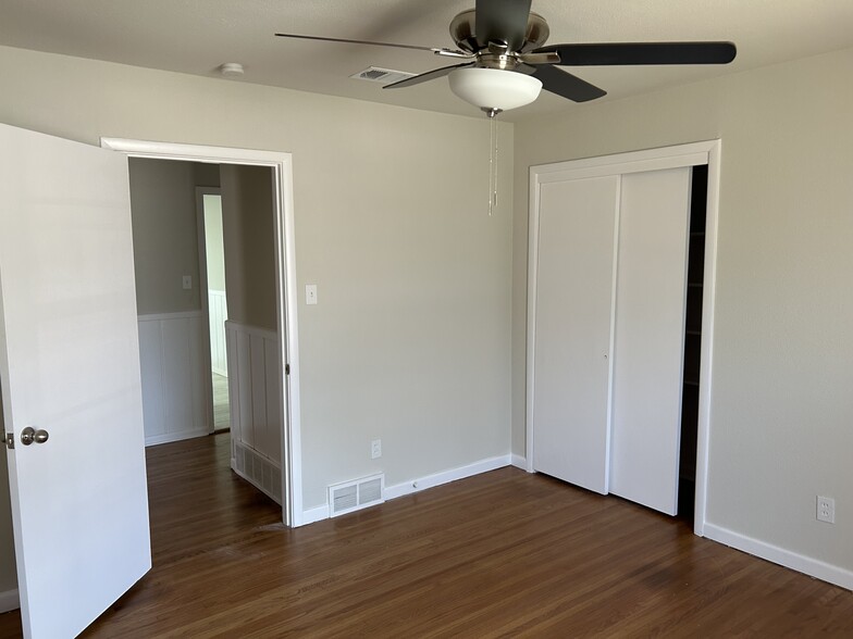 Front Middle Bedroom - 3404 Martin Lydon Ave