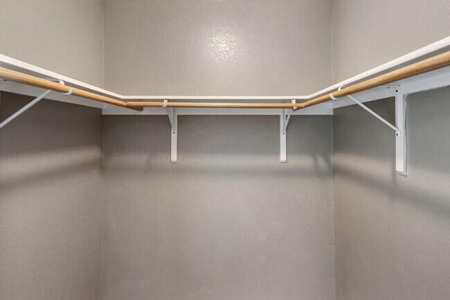 Building Photo - 939 John Page Dr