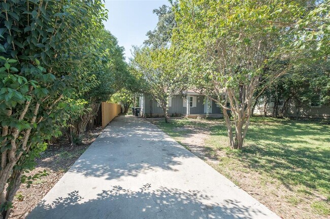 Building Photo - 606 West St