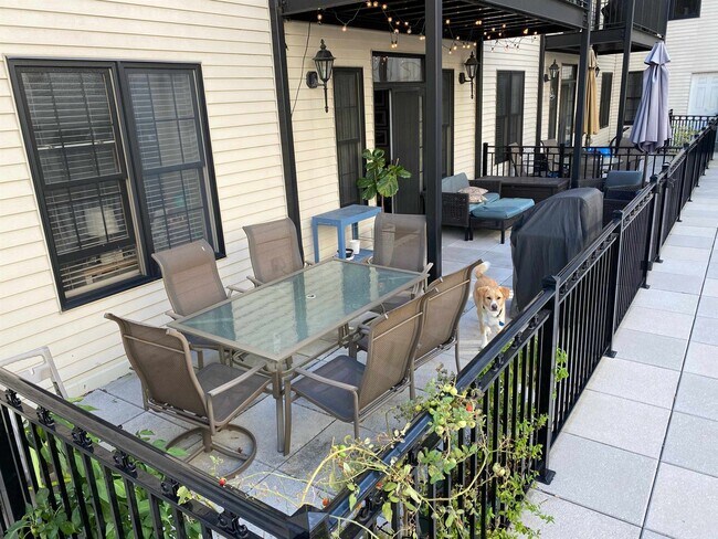 Primary Photo - 904 Jefferson St