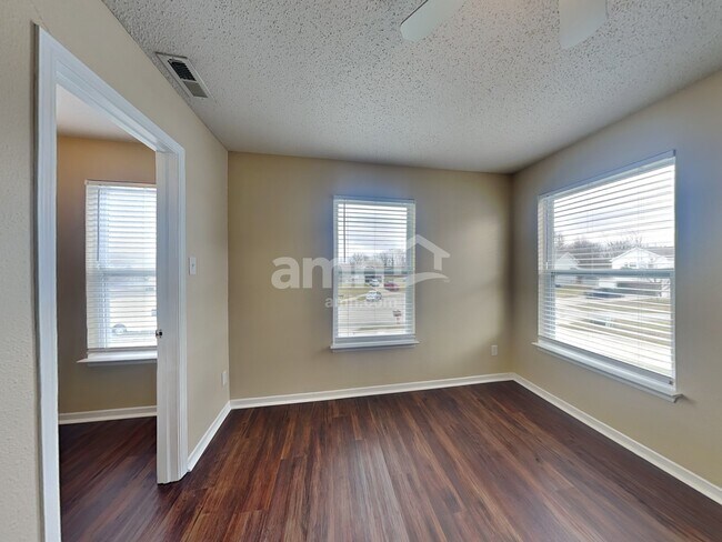 Building Photo - 536 Runnymede Ct