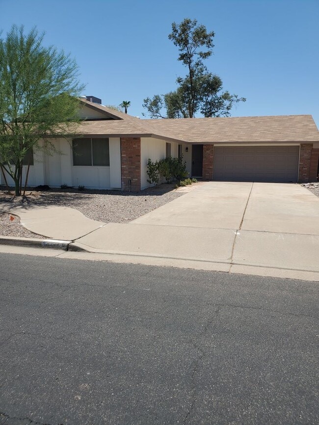 Building Photo - Dobson Ranch