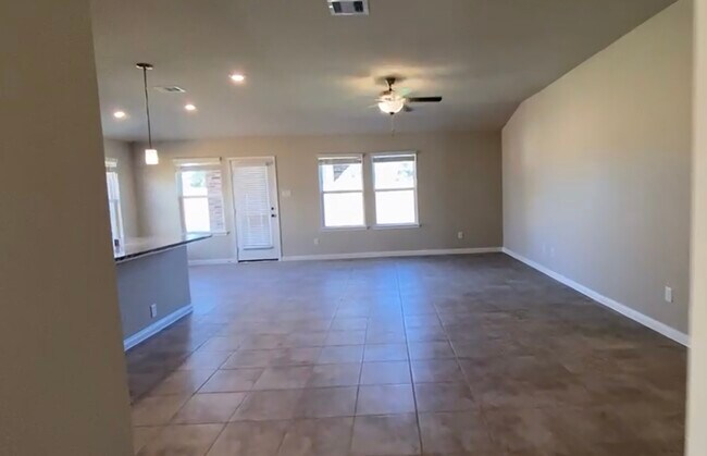 Building Photo - 2418 Humble Wy