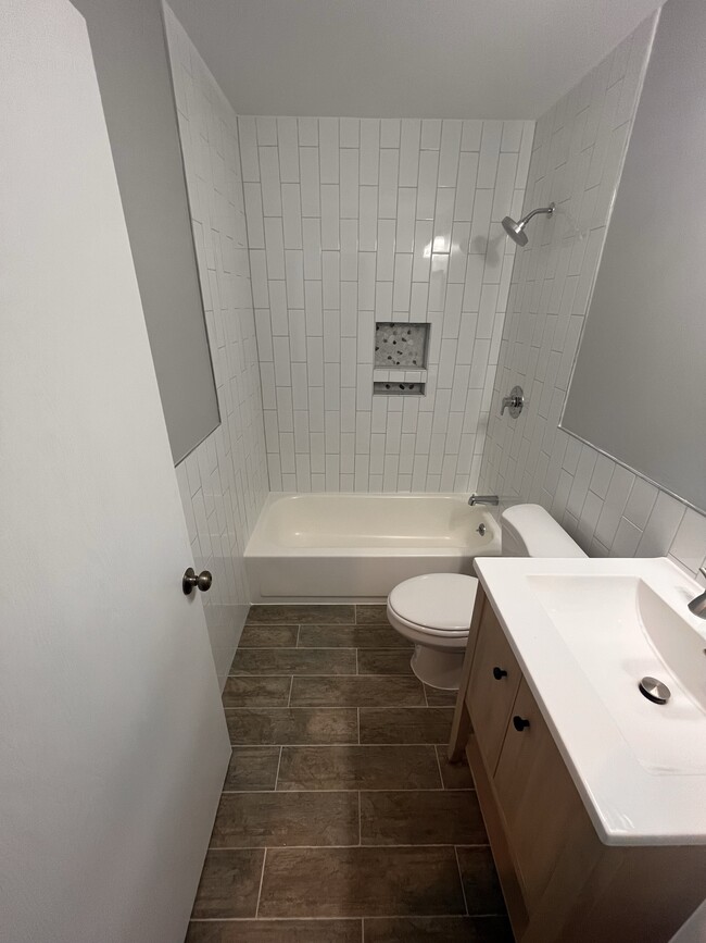 Shared bathroom with one other person - 901 N Monroe St