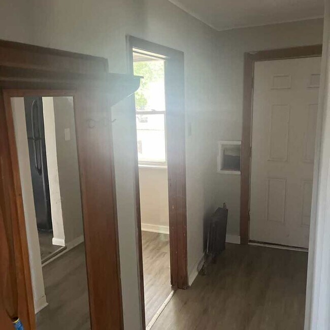 Building Photo - 3233 W 50th St