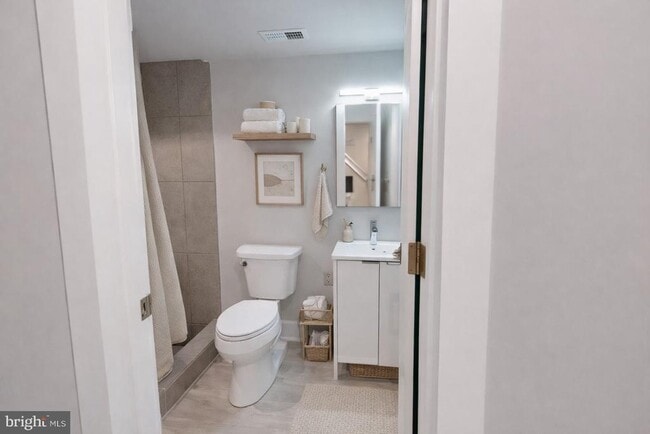 Building Photo - 650 N 36th St