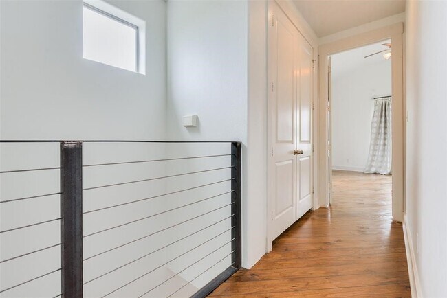 Building Photo - 2002 Blodgett St