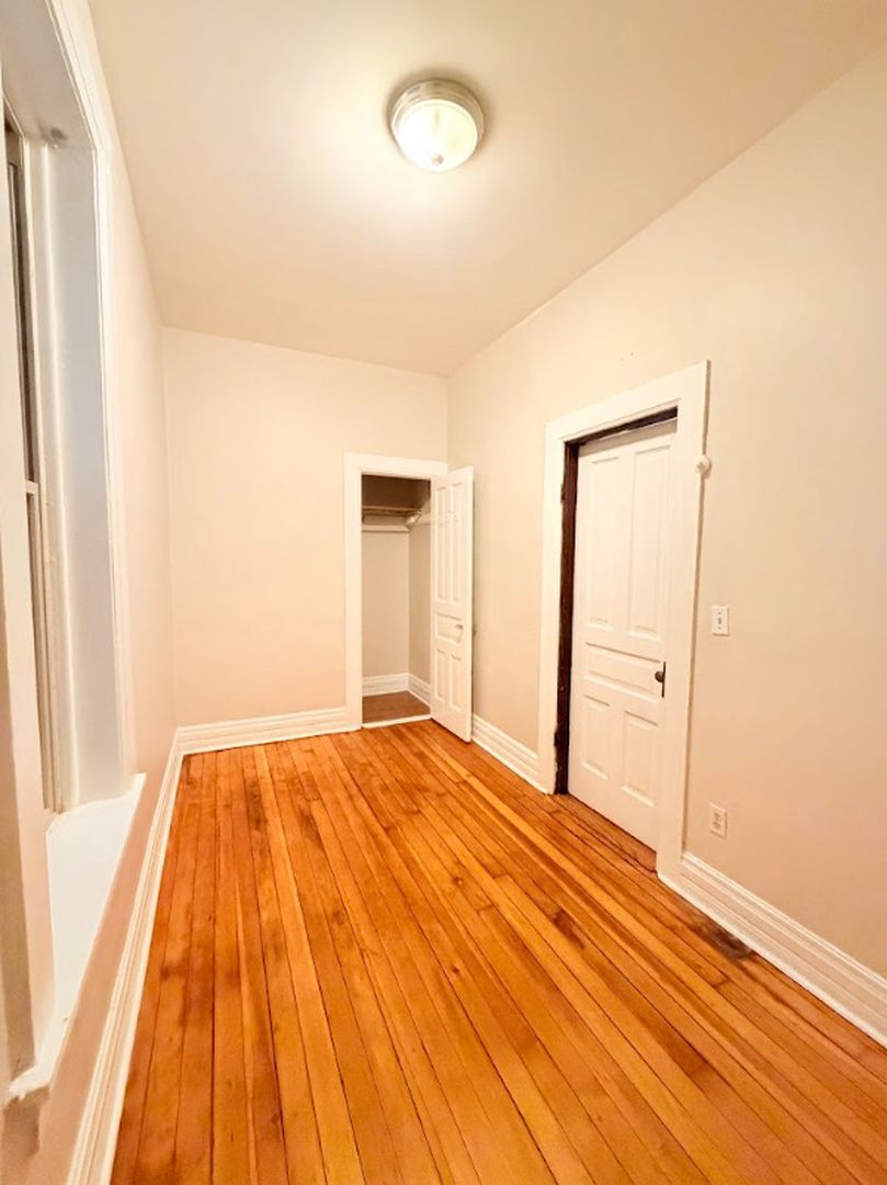 Building Photo - 1013 N Winchester Ave