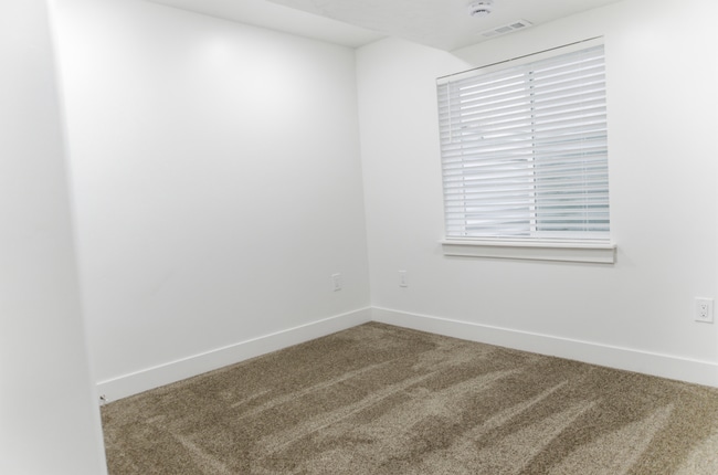 Building Photo - 4634 E Silver Moon Dr