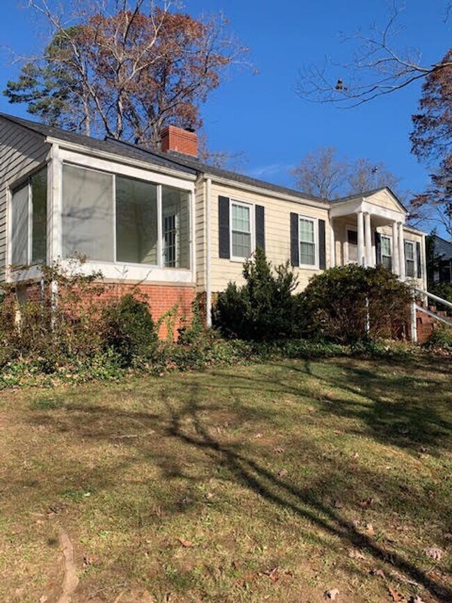 Building Photo - 444 E Park Dr