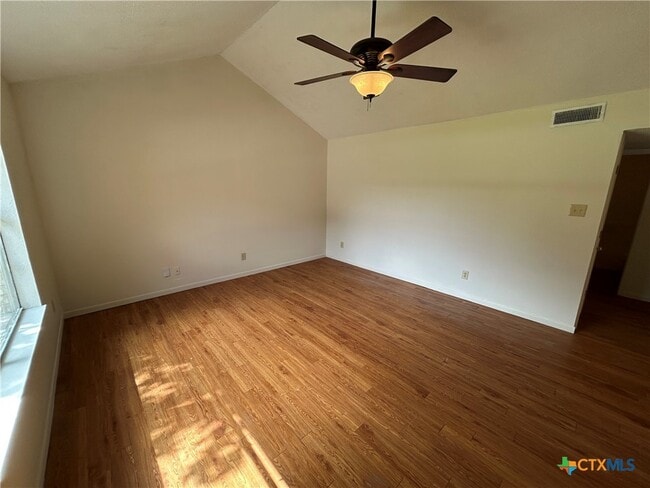 Building Photo - 1324 S Mesquite Ave