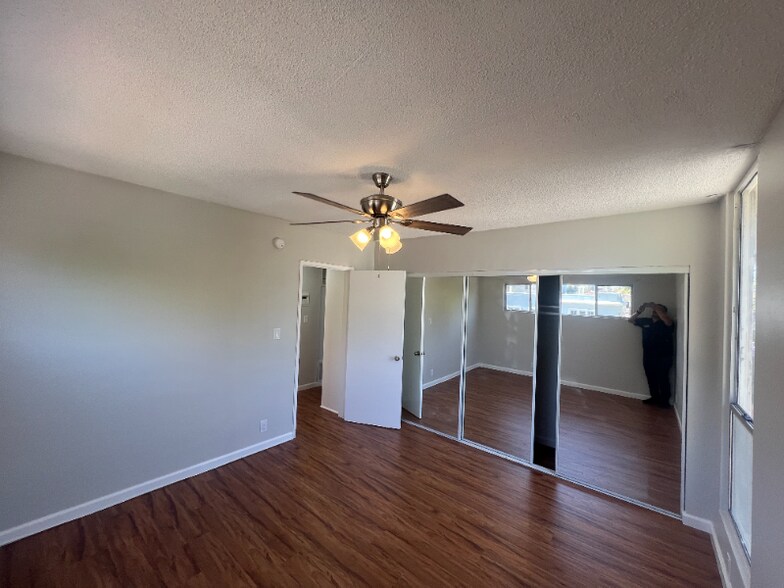 Building Photo - 3945 W 8th St