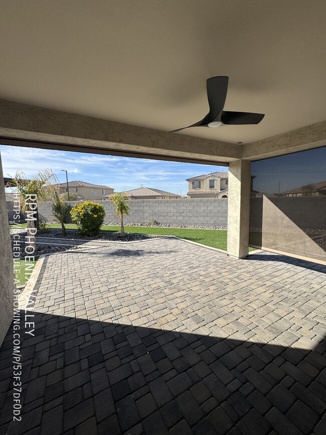 Building Photo - Luxury 4 bed / 3 bath home in Goodyear!