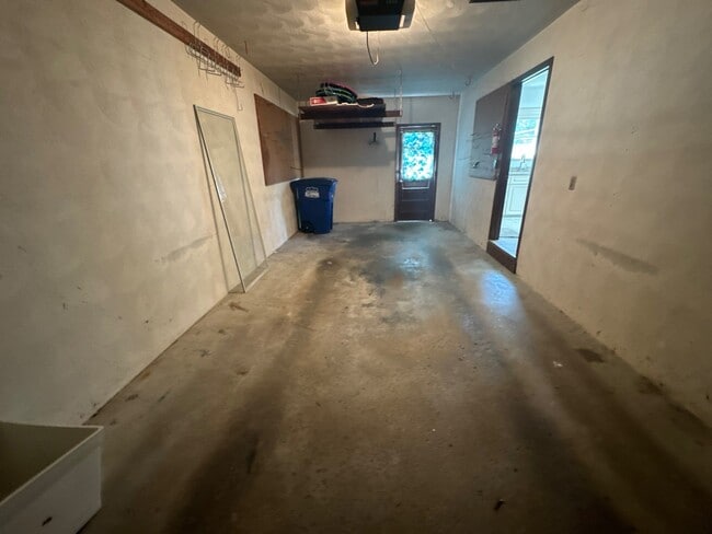 Building Photo - 1704 Twinbrook Dr