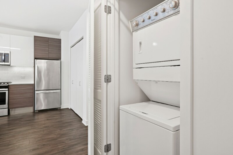 Building Photo - 223 W Hubbard St