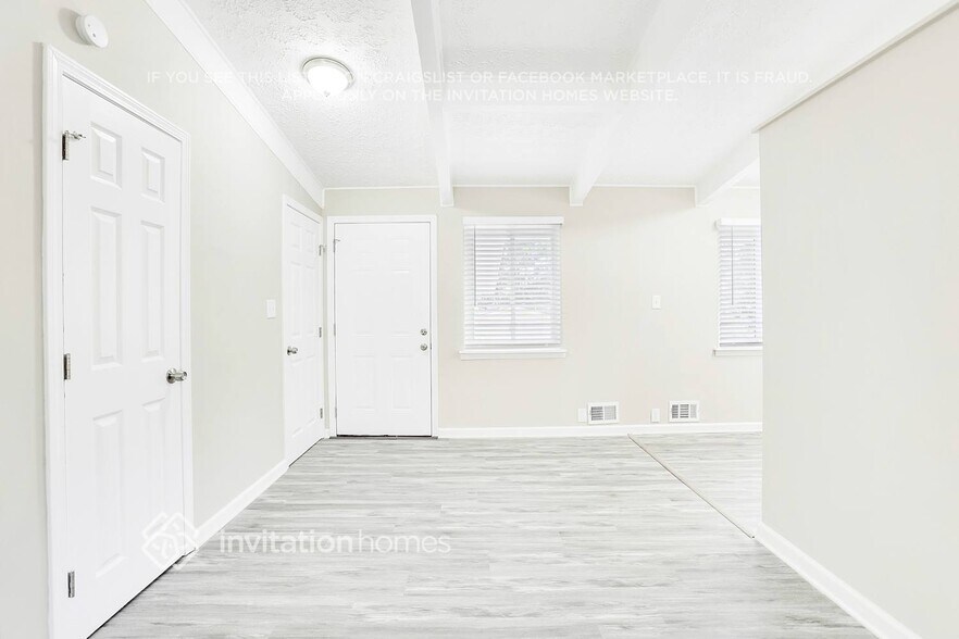 Building Photo - 2996 Horse Shoe Dr