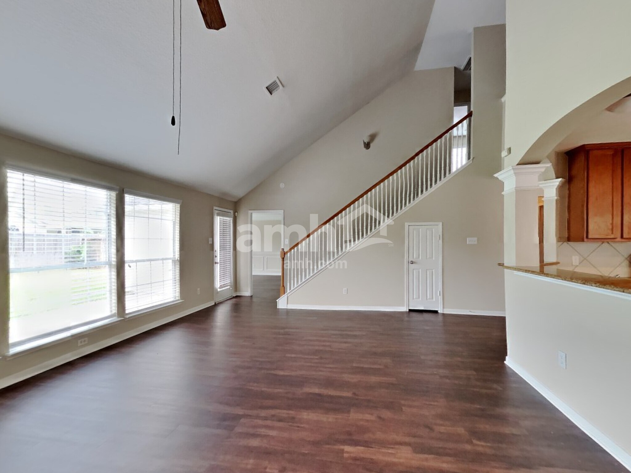 Building Photo - 439 Pinewood Ridge Dr