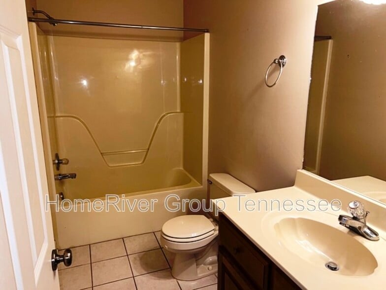 Building Photo - 101 Cross Creek Dr