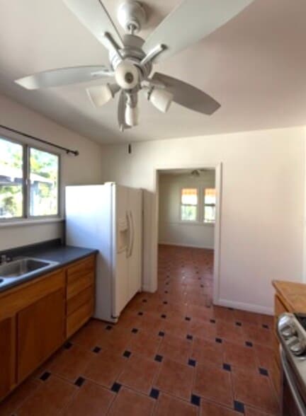 Building Photo - 6089 Cashio St