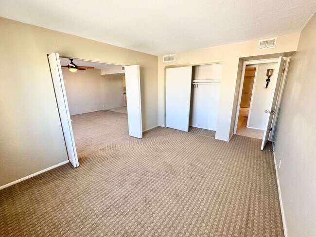 Building Photo - Amazing 2 Bedroom/2 Bath Condo!  Top Level Corner Unit with Spectacular Amenities!