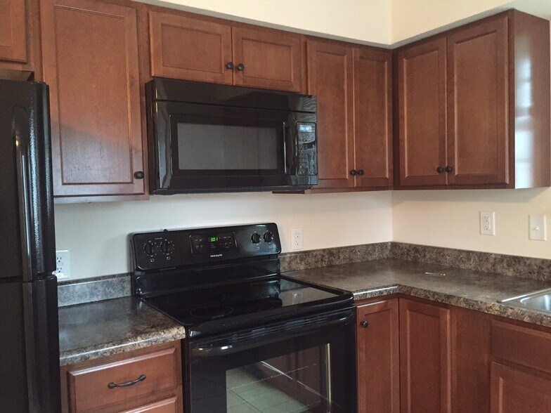 Building Photo - 301 Montgomery St