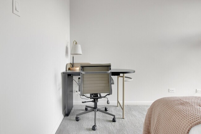 Building Photo - 901 S Ashland Ave