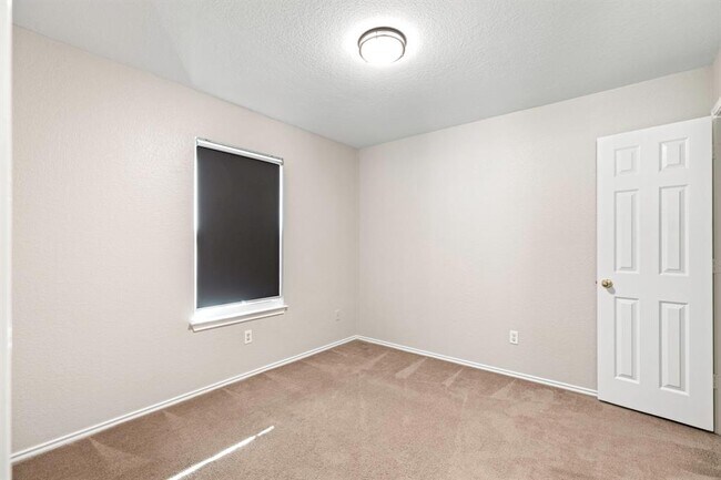 Building Photo - 284 Michaelis Rd