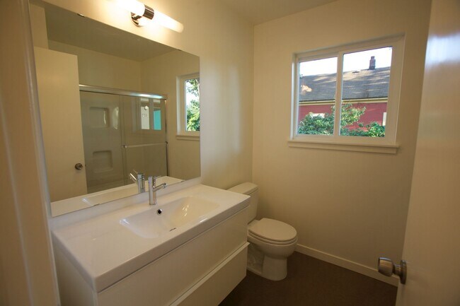 Building Photo - #244-5110 SE 41st Ave