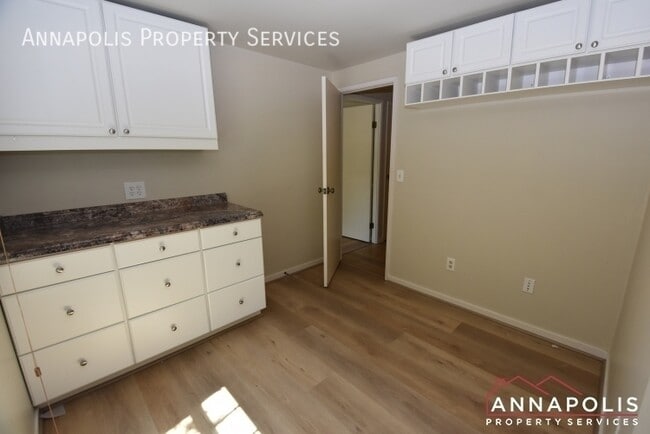 Building Photo - 821 Macsherry Dr