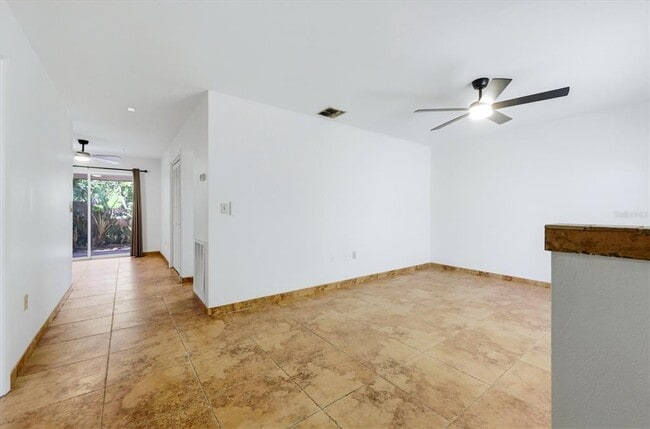 Building Photo - 2777 Dueby St