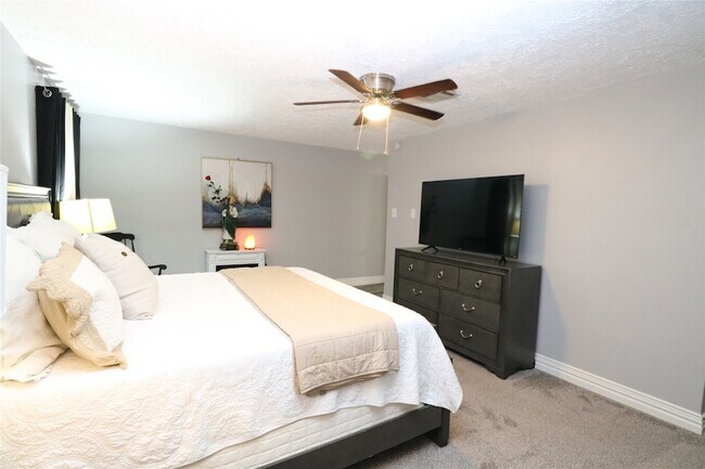 Building Photo - 25107 Spring Creek Dr