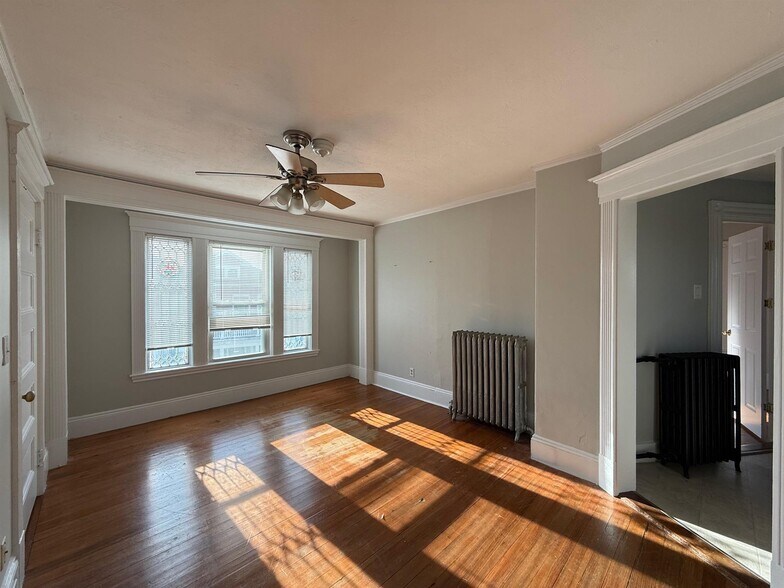 Building Photo - 9 Stevens St