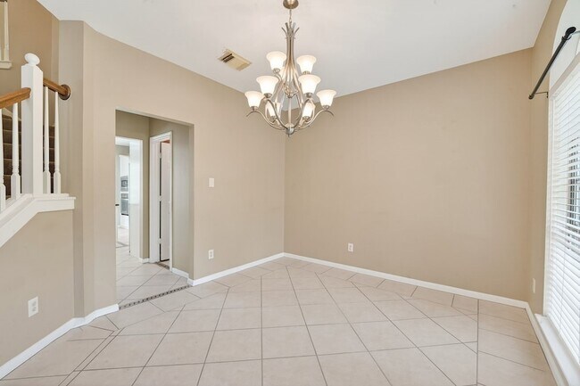 Building Photo - 2119 Palm Castle Dr