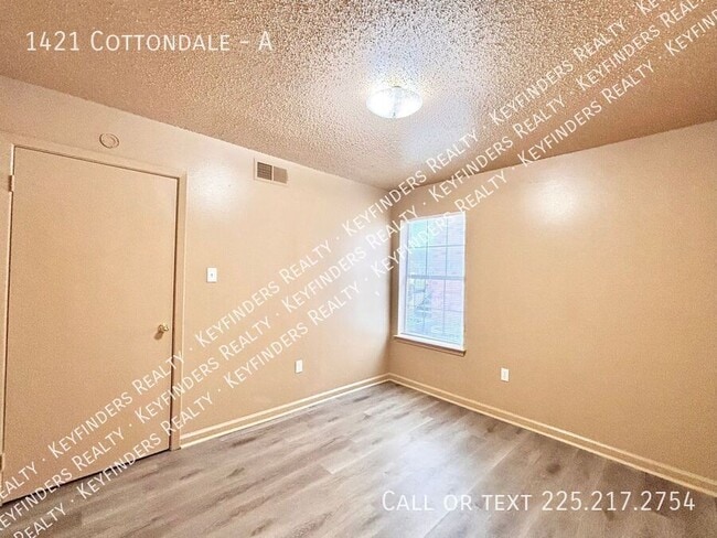 Building Photo - 1421 Cottondale-A