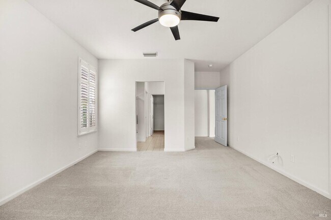 Building Photo - 369 Pebble Beach Dr