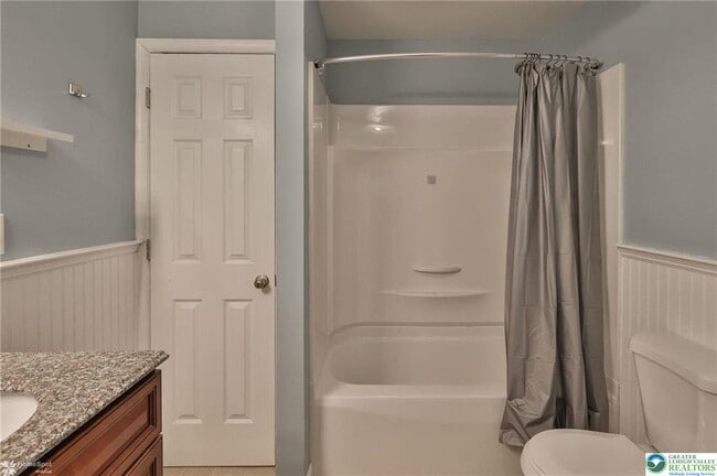 Building Photo - 2811 Kingsview Ave