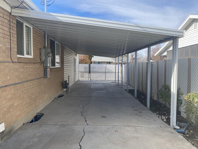 Building Photo - 189 Tennyson Ave